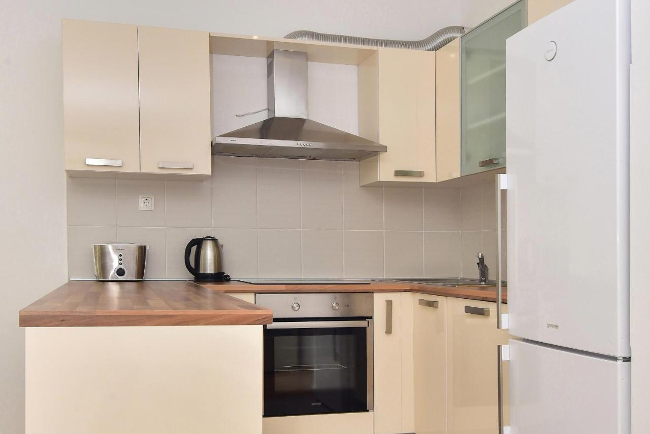 Sunshine Apartment Макарска Экстерьер фото