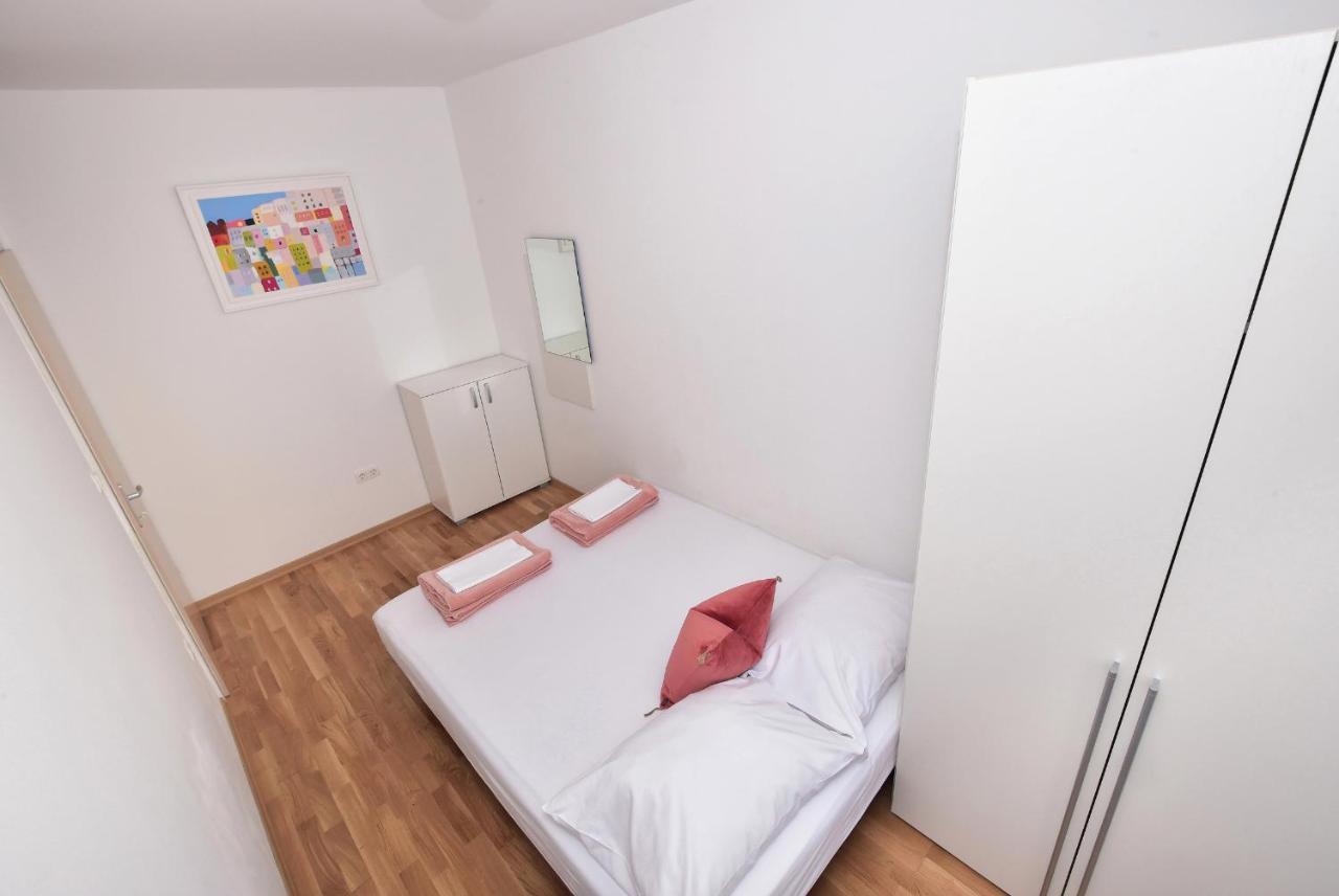 Sunshine Apartment Макарска Экстерьер фото